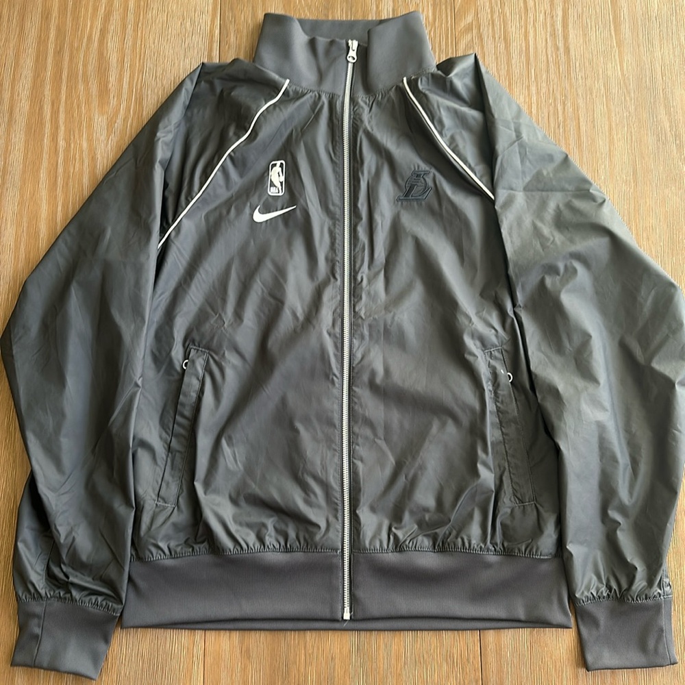 LA Lakers Nike Zip up Jacket Windbreaker sz Medium - NWOT